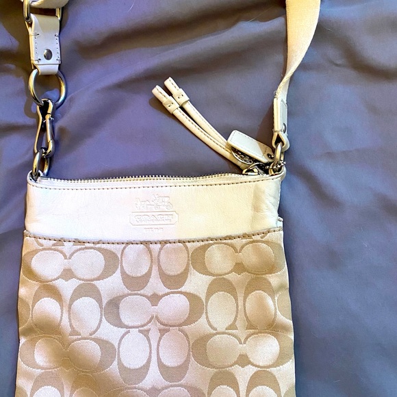 Coach Messenger Bag - Picture 2 of 2